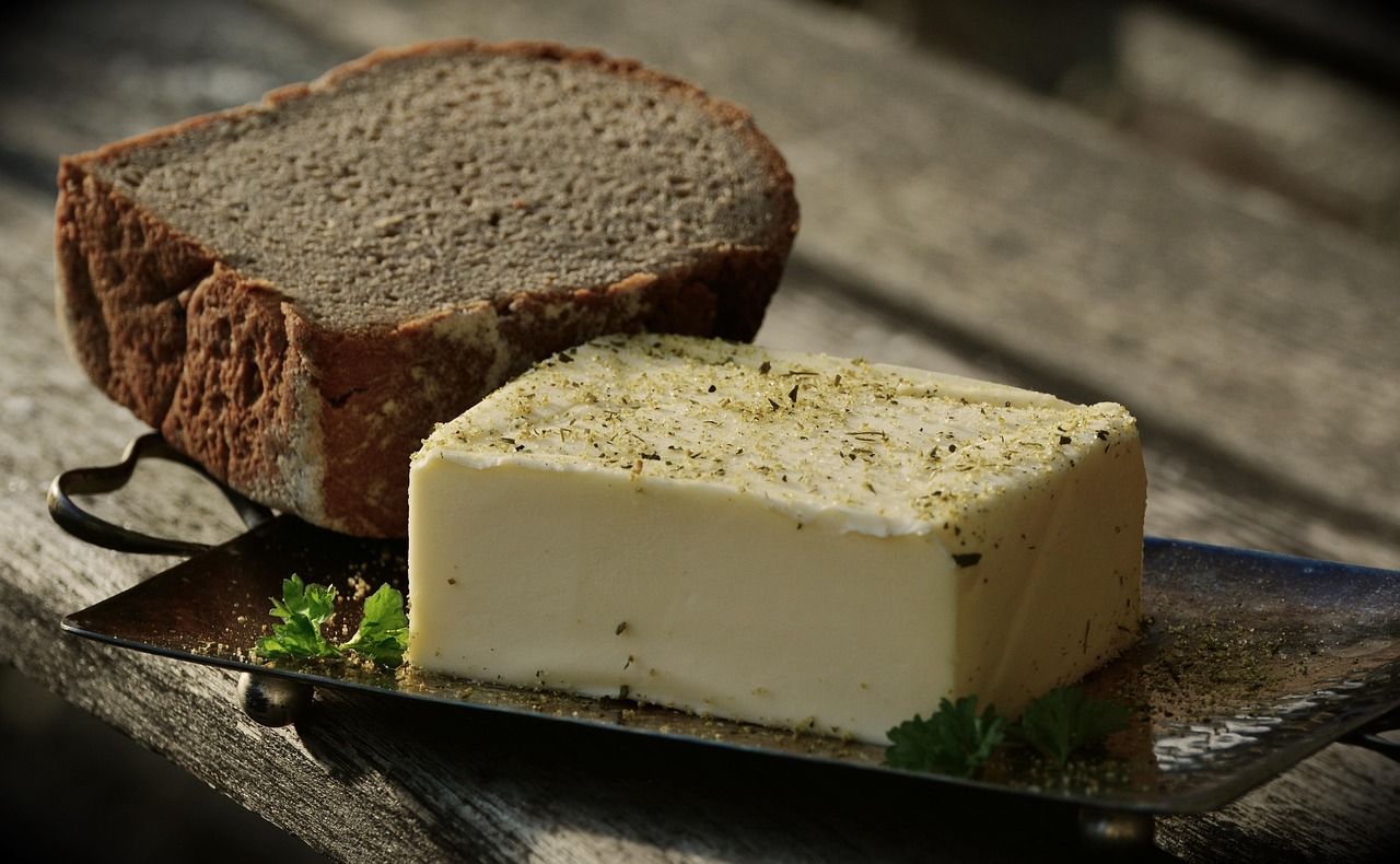 Apa Itu Salted Butter? Pengertian dan Bedanya dengan Unsalted Butter
